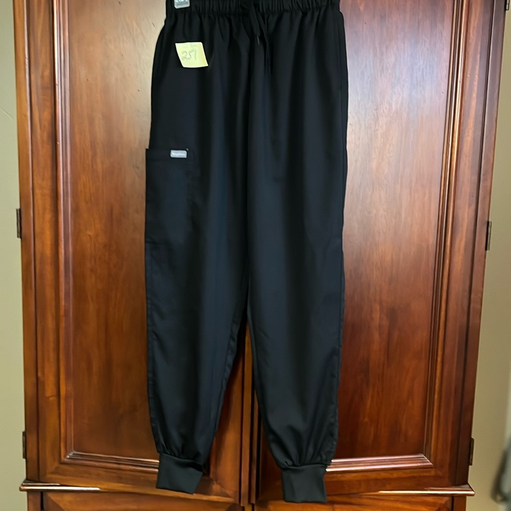 NiaaHinn scrub pants size Medium 🎈🎈